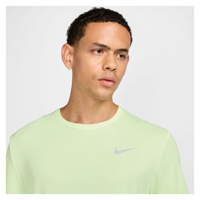 Heren Nike Dri-Fit UV Miler Short-sleeve Jersey Geel