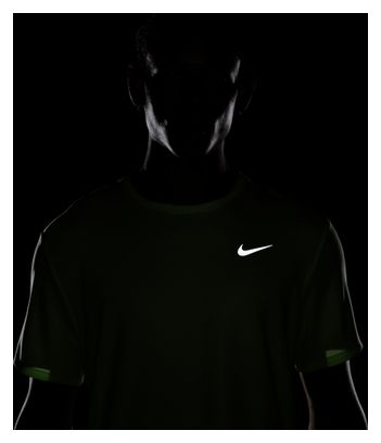 Heren Nike Dri-Fit UV Miler Short-sleeve Jersey Geel