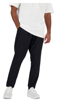 New Balance Pantalón Tejido Elástico Negro Hombre