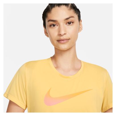 Camiseta de manga corta Nike Dri-Fit Swoosh Mujer Amarillo