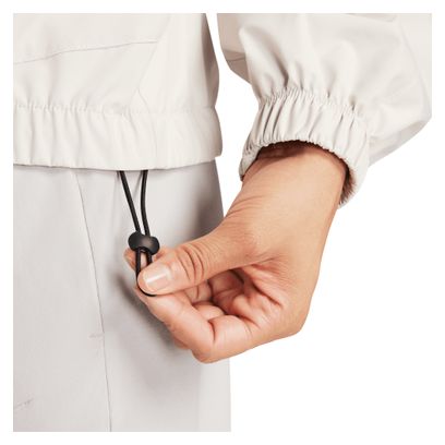 Chaqueta impermeable Nike Storm-FIT Swift Beige, mujer