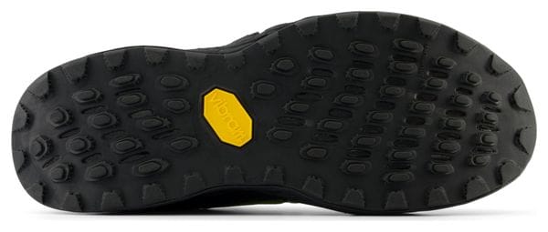 Zapatillas de trail New Balance Fresh Foam X <strong>Hierro v8</strong> Negro Amarillo Hombre