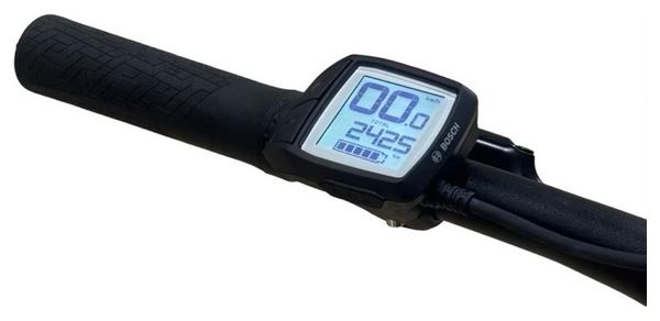 produit reconditionné . Cube Reaction Hybrid Pro 625 Shimano Deore 2022 . VTT électrique . Cube . très bon état
