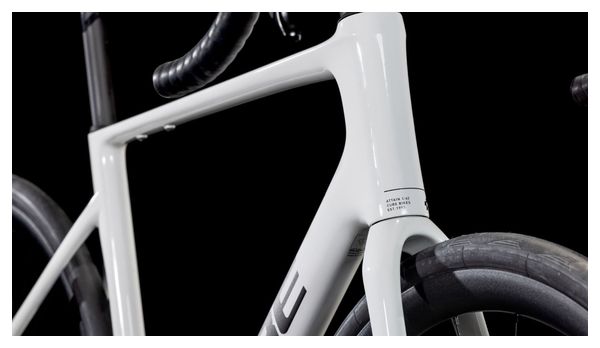 Vélo de Route Cube Attain C:62 SLX Shimano 105 Di2 12V 700 mm Blanc Cotton Gris 2025
