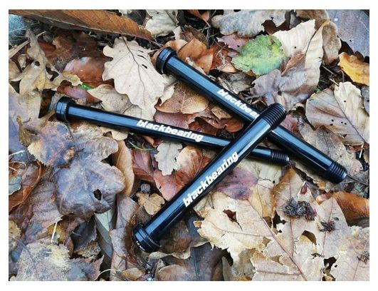 Axe de roue - Blackbearing - F15.7 (15mm-199-m15mm1.5-12mm)