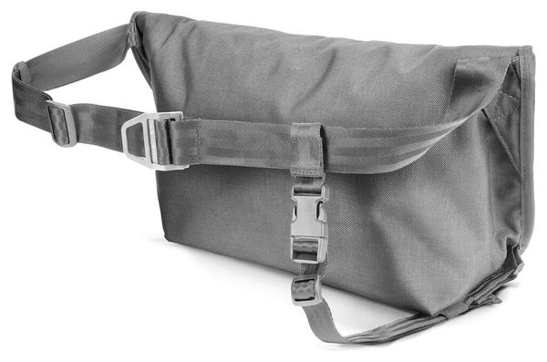 Bolso Messenger Simple Cromado Gris Humo