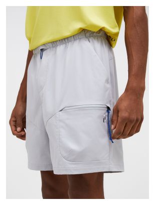 Peak Performance Outdoor Cargo Shorts for Men in Gray