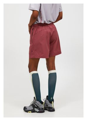 Pantalones cortos Peak Performance Outdoor Cargo rojos para mujer