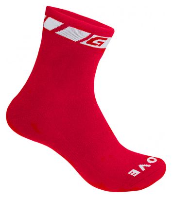Ein Paar rote Gripgrab-Socken für die Zwischensaison