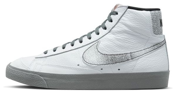 Chaussures Nike SB Blazer Mid '77 Blanc Gris