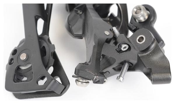 SHIMANO Dérailleur Arrière XT M8000 11V Shadow+ Chape Moyenne - Produit Reconditionné