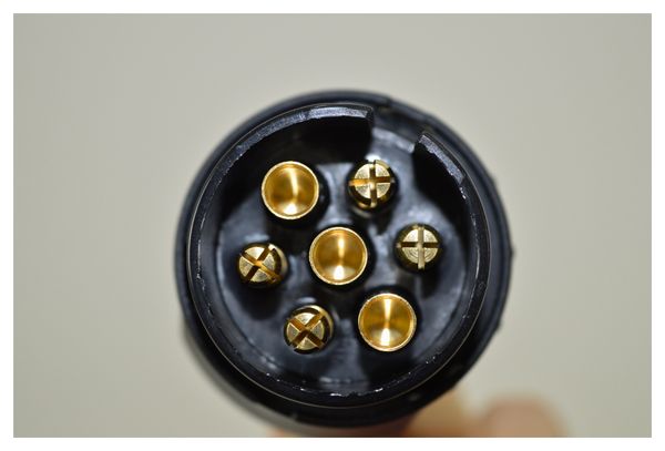 Adaptateur de Prise Électrique BuzzRack 7/13 Broches pour Porte-Vélos