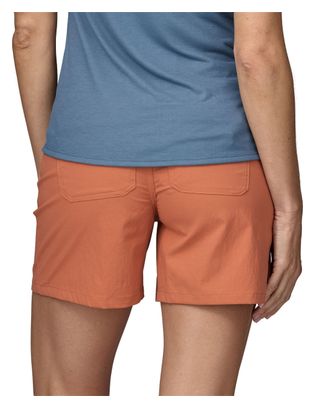 Pantalones cortos de senderismo Patagonia Quandary para mujer 5' Naranja