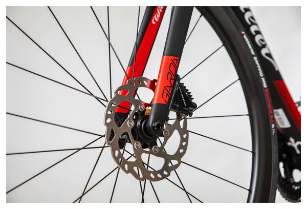 Vélo de Route Wilier Triestina Garda Disc Shimano 105 11V 700 mm Noir/Rouge 2023