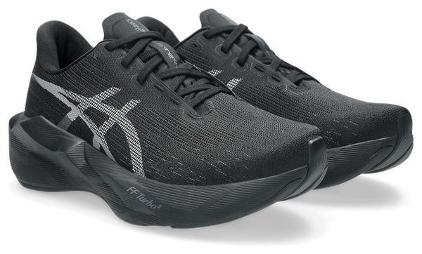 Zapatillas de running Asics Novablast 6 negras para mujer. EMBARGO 01/07/2026