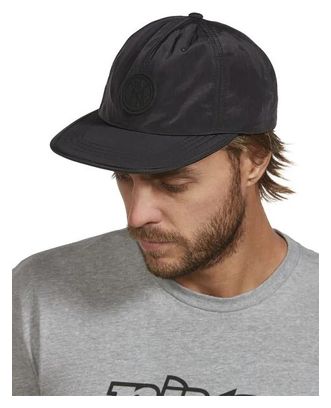 Gorra Nixon Strapback Flight negro