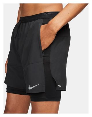 2-in-1 Nike Stride Shorts 5in Schwarz Herren