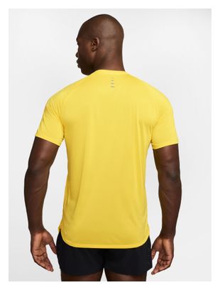 Maglia a maniche corte Nike Dri-Fit ADV Stride Yellow Uomo