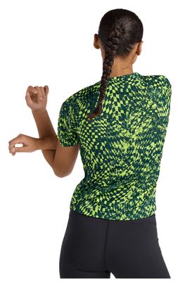 Camiseta de manga corta New Balance London Edition RC Essential Printed amarilla/verde para mujer