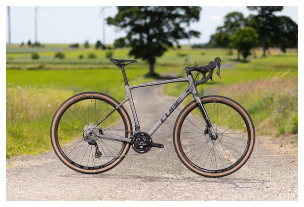 Cube Nuroad Race Gravelbike Shimano GRX 11F 700 mm Grau Schwarz 2022