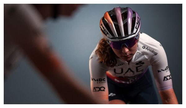 Casco da strada MET Trenta 3K Carbon UAE Team ADQ