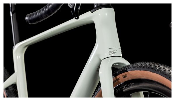 Vélo de Gravel Cube Nuroad C:62 EX Sram Rival eTap AXS/GX Eagle AXS 12V 700 mm Vert Beige Desert Stone 2025