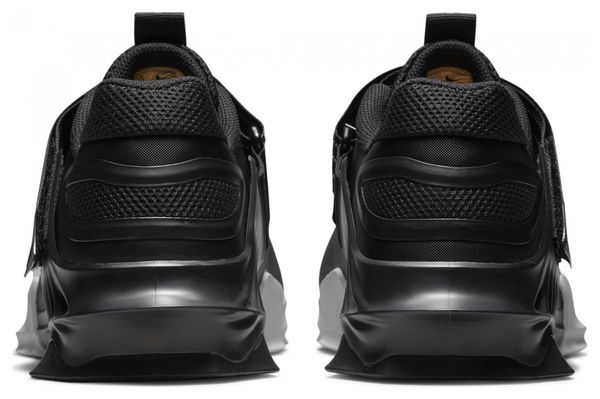 Par de Zapatos Nike Savaleos Negro Unisex
