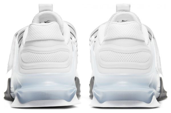 Pair of Shoes Nike Savaleos White Unisex
