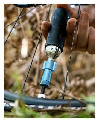 Peaty's Holeshot Road/Kit Ghiaia Gonfiatore CO2 Nero + 2 Cartucce CO2 (16g)