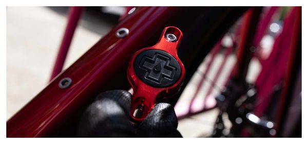 Muc-Off Secure Tag Holder V2 GPS Anti-Theft Bracket Black