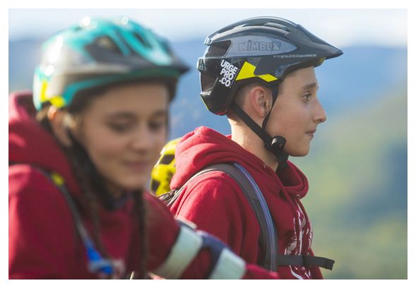 Casco All Mountain Niño Urge Nimbus Negro