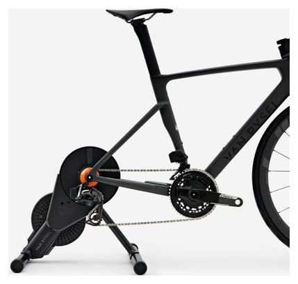 Entrenador conectado Van Rysel D500 con Zwift Cog y Click Black