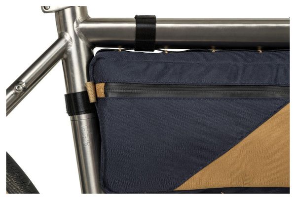AGU Venture 5.5L Rahmentasche Blau Braun