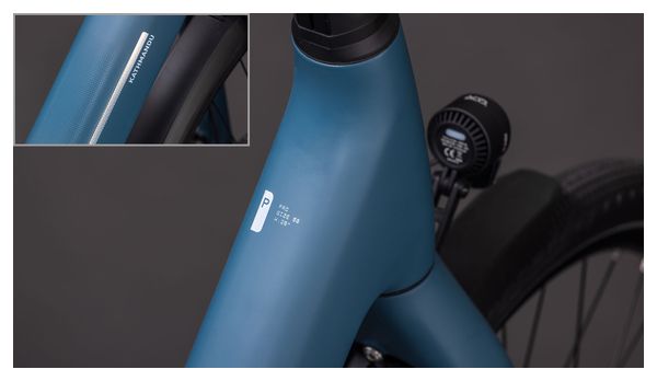 VTC Électrique Cube Kathmandu Hybrid C:62 Pro 400X Easy Entry Shimano Cues 11V 400 Wh 700 mm Bleu Spectral 2026