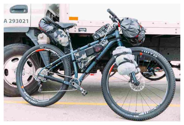 Blackburn Sacoche de Selle Outpost 11L pour Tige de Selle Standard