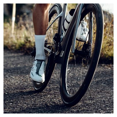 Q36.5 Unique Straßenschuhe Weiß
