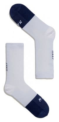 Paar weiße Socken der MAAP Division