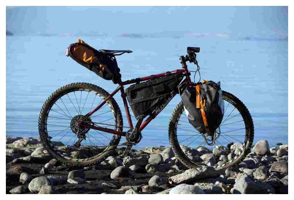 Blackburn Sacoche de Cadre Extensible Outpost Small 2/3.5L