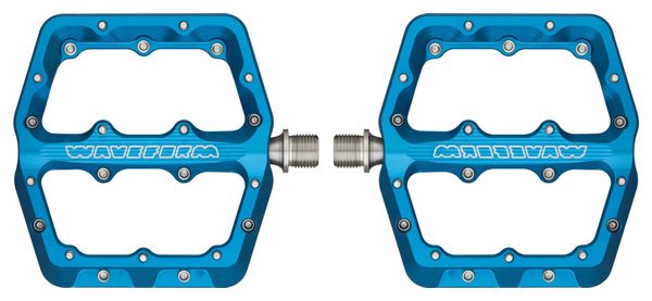 Wolf Tooth Waveform Large Blue Flat Pedals