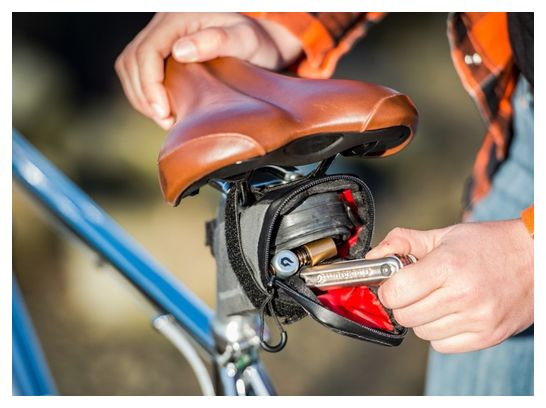 Blackburn Sacoche de Selle Réfléchissante Grid Small 0.4L