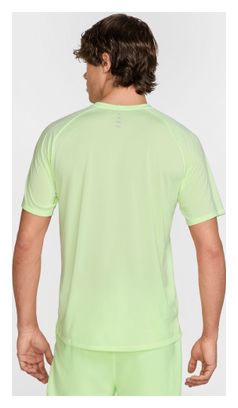 Maillot de manga corta Nike <strong>Dri-Fit ADV</strong> Stride Amarillo, hombre