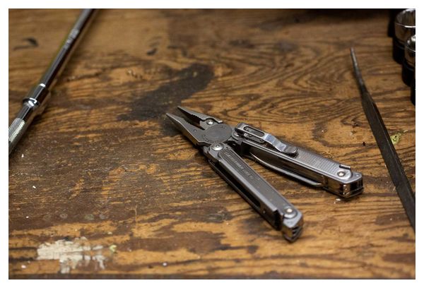LEATHERMAN- Pince Multifonctions - FREE™ P2 - 19 Outils en 1