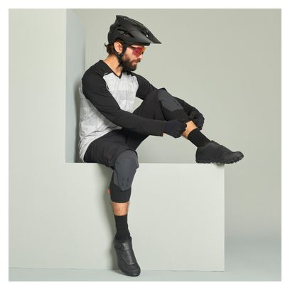 Rockrider Feel D_Strong D30 Kniebrace Zwart