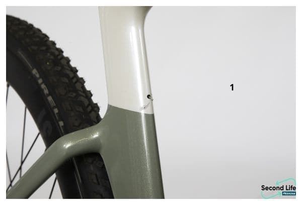 Producto reacondicionado - Bicicleta eléctrica de gravilla 3T Exploro RaceMax Boost Dropbar Shimano GRX 11V 250 Wh 700 mm Blanco Satinado Verde Caqui 2022