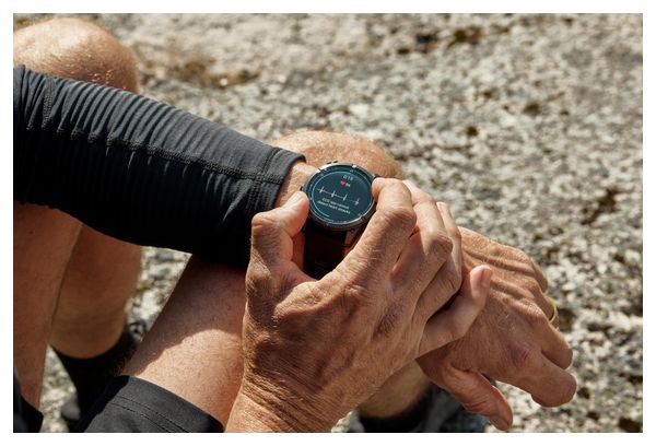 Montre GPS Garmin Fénix 8 Pro AMOLED - 47 mm Sapphire Titane Carbon Gray DLC avec Bracelet en Silicone Noir Gris