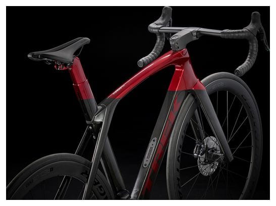 Bicicleta de carretera Trek Madone SLR 7 Disc Shimano Ultegra Di2 Carbon Smoke / Crimson 2021