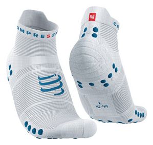 Paar Compressport Pro Racing Socken v4.0 Run Low Weiß / Blau