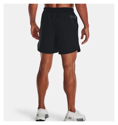 Pantaloncini Under Armour Peak Woven Nero Uomo