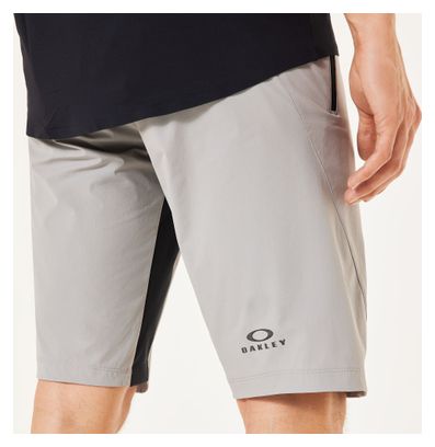 Oakley Free Ride Skin Shorts Grigio