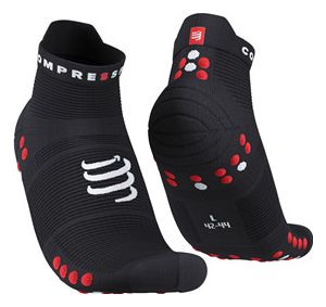 Par de calcetines Compressport Pro Racing v4.0 Run Low Negro / Rojo